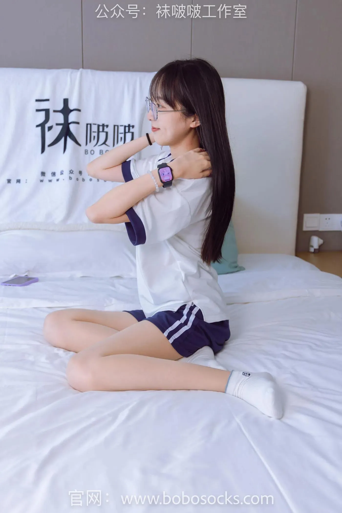 [BoBoSocks袜啵啵]NO.118 稚予-运动鞋、白棉袜、肉丝、踩小熊玩偶 [140P]插图1